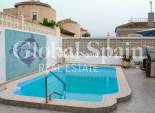 Wiederverkauf - VILLA -
TORREVIEJA - Torrevieja