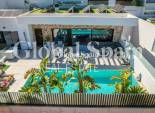 Resale - VILLA -
ROJALES