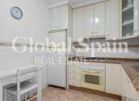 Wederverkoop - APPARTEMENT -
TORREVIEJA - Torrevieja