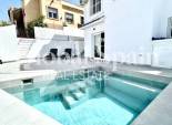 Revente - VILLA -
VILLAMARTÍN - Costa Blanca