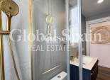 Wederverkoop - APPARTEMENT -
TORREVIEJA - Torrevieja