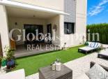 Venta - APARTAMENTO -
SAN MIGUEL DE SALINAS - Las Comunicaciones