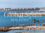 Wederverkoop - APPARTEMENT -
TORREVIEJA - Torrevieja