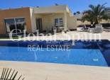 Odsprzedaż - WILLA  -
TORREVIEJA - 