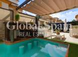 Resale - VILLA -
LOS MONTESINOS - La Herrada