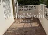 Odsprzedaż - DOM -
TORREVIEJA - 