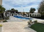 Resale - VILLA -
CREVILLENTE