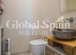 Resale - VILLA -
ROJALES