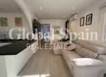 Resale - VILLA -
VILLAMARTÍN - Costa Blanca