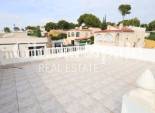 Odsprzedaż - WILLA  -
TORREVIEJA - 