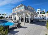 Wederverkoop - VILLA -
LA MARINA - La Marina