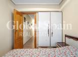 Wederverkoop - APPARTEMENT -
TORREVIEJA - Torrevieja