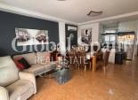 Wederverkoop - APPARTEMENT -
TORREVIEJA - Torrevieja