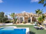 Resale - VILLA -
LA ZARZA - Inland