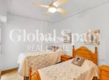 Resale - APARTMENT -
TORREVIEJA - Paseo maritimo