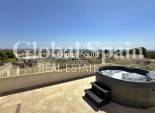 Wederverkoop - VILLA -
ORIHUELA COSTA - VILLAMARTÍN
