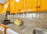 Resale - APARTMENT -
TORREVIEJA - Paseo maritimo