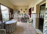 Resale - HOUSE -
JACARILLA - Inland
