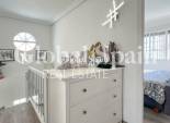 Resale - HOUSE -
ORIHUELA COSTA - VILLAMARTÍN