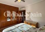 Resale - HOUSE -
ORIHUELA COSTA - Punta Prima
