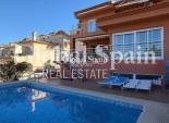 Wiederverkauf - VILLA -
CALPE - Costa Blanca