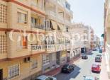 Wiederverkauf - WOHNUNG -
TORREVIEJA - Playa del Cura