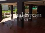 Revente - AIRE DE STATIONNEMENT / GARAGE -
PILES - Playa