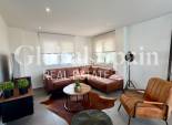 Wederverkoop - VILLA -
LA MARINA - La Marina