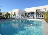 Resale - VILLA -
ALGORFA - Club De Golf La Finca