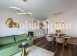 Wederverkoop - APPARTEMENT -
TORREVIEJA - Torrevieja