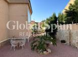 Wiederverkauf - VILLA -
TORREVIEJA - Aguas Nuevas