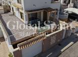 Odsprzedaż - DOM -
TORREVIEJA - 