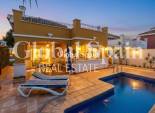 Venta - VILLA -
MAR MENOR GOLF RESORT - Inland