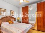 Resale - APARTMENT -
TORREVIEJA - Paseo maritimo