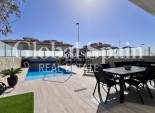 Wederverkoop - VILLA -
PUNTA PRIMA - Costa Blanca