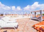 Odsprzedaż - WILLA  -
TORREVIEJA - 