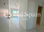 Revente - APPARTEMENT -
TORREVIEJA - Punta Prima