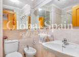 Revente - APPARTEMENT -
TORREVIEJA - Playa del cura