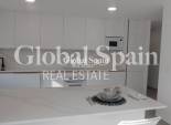 Wederverkoop - APPARTEMENT -
TORREVIEJA - Torreblanca
