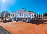 Wederverkoop - HUIS -
Catral - Catral - Country