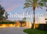 Neubau - VILLA -
CASARES - Pedregales