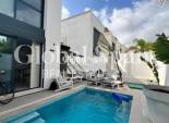 Revente - VILLA -
ORIHUELA COSTA - VILLAMARTÍN