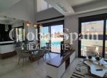 Odsprzedaż - WILLA  -
TORREVIEJA - 