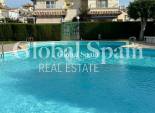 Wiederverkauf - HAUS -
ORIHUELA COSTA - Punta Prima