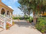 Resale - VILLA -
JACARILLA - Inland