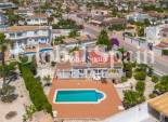 Venta - VILLA -
ROJALES - Centro de la Ciudad Quesada