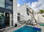 Resale - VILLA -
ORIHUELA COSTA - VILLAMARTÍN