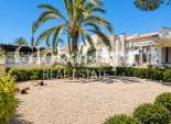 Resale - VILLA -
TORREVIEJA - Aguas Nuevas