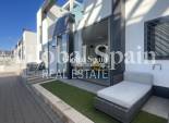 Revente - APPARTEMENT -
LA ZENIA - Costa Blanca