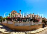 Resale - VILLA -
ORIHUELA COSTA - La Regia